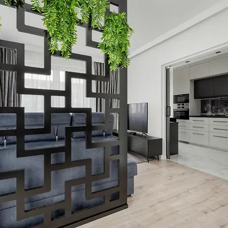 Apartmán Luksusowy Z 3 Sypialniami, Klimatyzacja, Parkingiem I Biurkiem We Wroclawiu By Renters Prestige