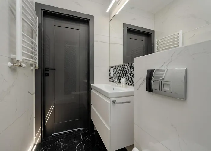 Luksusowy Z 3 Sypialniami, Klimatyzacja, Parkingiem I Biurkiem We Wroclawiu By Renters Prestige Apartmán