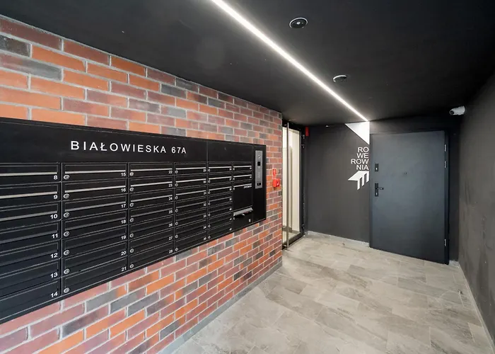 Luksusowy Z 3 Sypialniami, Klimatyzacja, Parkingiem I Biurkiem We Wroclawiu By Renters Prestige