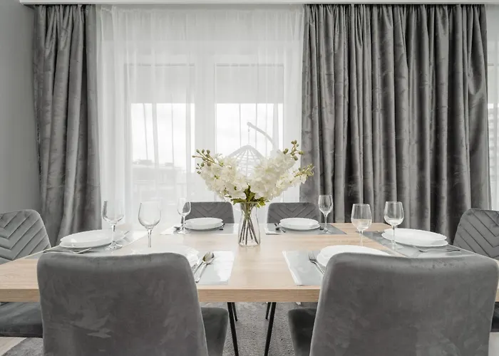 Apartmán Luksusowy Z 3 Sypialniami, Klimatyzacja, Parkingiem I Biurkiem We Wroclawiu By Renters Prestige