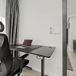 Apartment Luksusowy Z 3 Sypialniami, Klimatyzacja, Parkingiem I Biurkiem We Wroclawiu By Renters Prestige