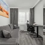 Luksusowy Z 3 Sypialniami, Klimatyzacja, Parkingiem I Biurkiem We Wroclawiu By Renters Prestige Apartment *