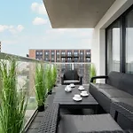 Luksusowy Z 3 Sypialniami, Klimatyzacja, Parkingiem I Biurkiem We Wroclawiu By Renters Prestige Wroclaw