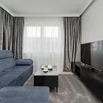 Luksusowy Z 3 Sypialniami, Klimatyzacja, Parkingiem I Biurkiem We Wroclawiu By Renters Prestige * Wroclaw