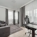 Luksusowy Z 3 Sypialniami, Klimatyzacja, Parkingiem I Biurkiem We Wroclawiu By Renters Prestige Apartment Wroclaw