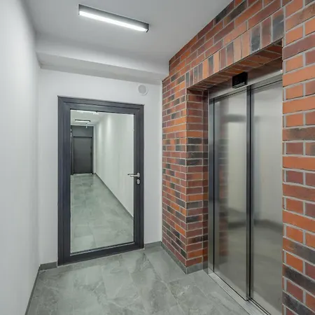 Luksusowy Z 3 Sypialniami, Klimatyzacja, Parkingiem I Biurkiem We Wroclawiu By Renters Prestige