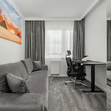 Luksusowy Z 3 Sypialniami, Klimatyzacja, Parkingiem I Biurkiem We Wroclawiu By Renters Prestige Apartment *