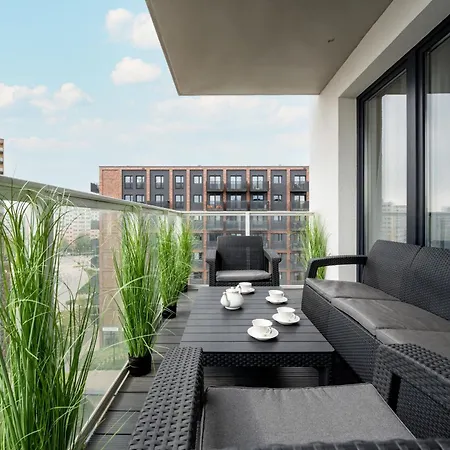 Luksusowy Z 3 Sypialniami, Klimatyzacja, Parkingiem I Biurkiem We Wroclawiu By Renters Prestige Wrocław