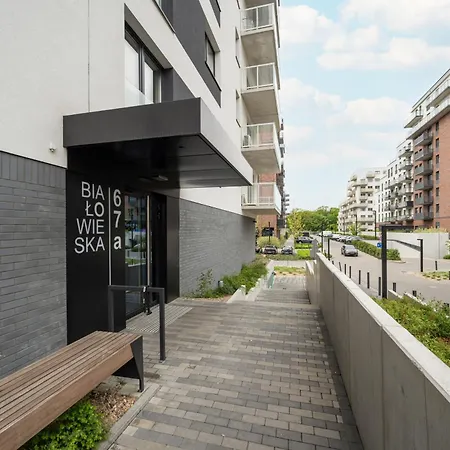 Luksusowy Z 3 Sypialniami, Klimatyzacja, Parkingiem I Biurkiem We Wroclawiu By Renters Prestige *