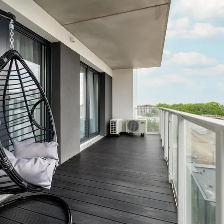 Luksusowy Z 3 Sypialniami, Klimatyzacja, Parkingiem I Biurkiem We Wroclawiu By Renters Prestige Apartment Wroclaw