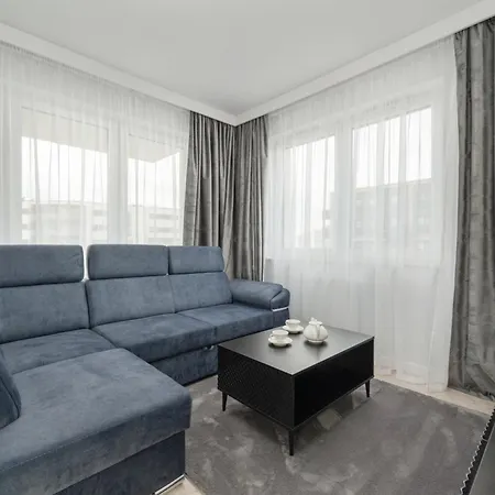 Luksusowy Z 3 Sypialniami, Klimatyzacja, Parkingiem I Biurkiem We Wroclawiu By Renters Prestige Apartment