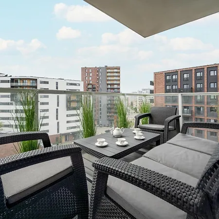 Luksusowy Z 3 Sypialniami, Klimatyzacja, Parkingiem I Biurkiem We Wroclawiu By Renters Prestige * Wroclaw