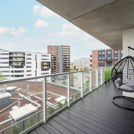 Luksusowy Z 3 Sypialniami, Klimatyzacja, Parkingiem I Biurkiem We Wroclawiu By Renters Prestige Apartment