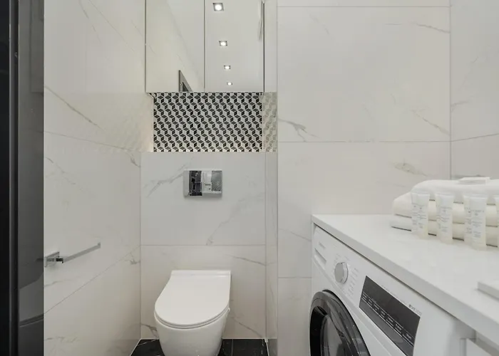 Апартаменты Luksusowy Z 3 Sypialniami, Klimatyzacja, Parkingiem I Biurkiem We Wroclawiu By Renters Prestige *