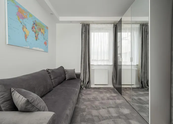 Luksusowy Z 3 Sypialniami, Klimatyzacja, Parkingiem I Biurkiem We Wroclawiu By Renters Prestige * Вроцлав