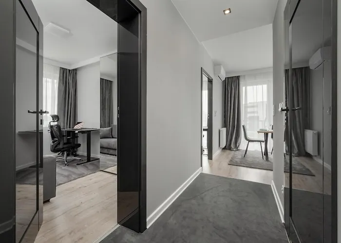 Luksusowy Z 3 Sypialniami, Klimatyzacja, Parkingiem I Biurkiem We Wroclawiu By Renters Prestige * Вроцлав