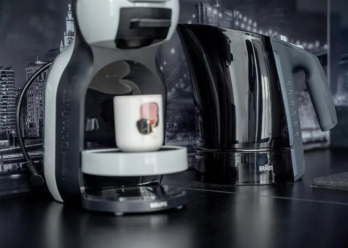 Luksusowy Z 3 Sypialniami, Klimatyzacja, Parkingiem I Biurkiem We Wroclawiu By Renters Prestige