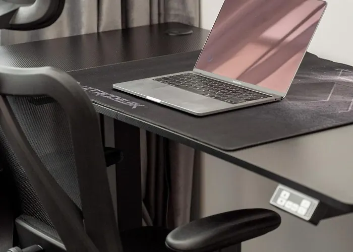 Luksusowy Z 3 Sypialniami, Klimatyzacja, Parkingiem I Biurkiem We Wroclawiu By Renters Prestige Апартаменты *