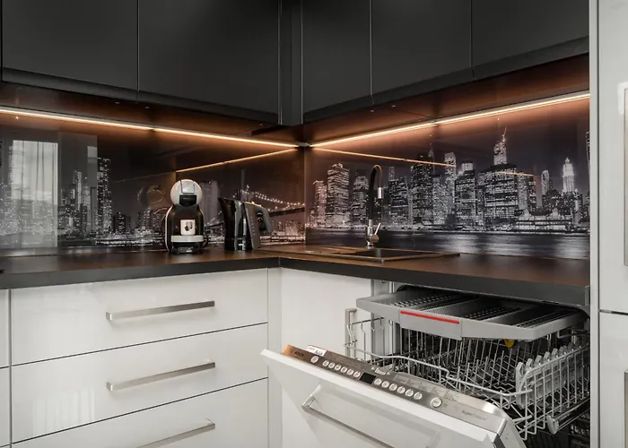 Апартаменты Luksusowy Z 3 Sypialniami, Klimatyzacja, Parkingiem I Biurkiem We Wroclawiu By Renters Prestige